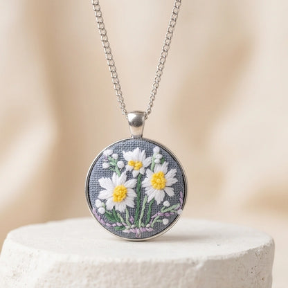The Silver Daisy Bouquet Necklace