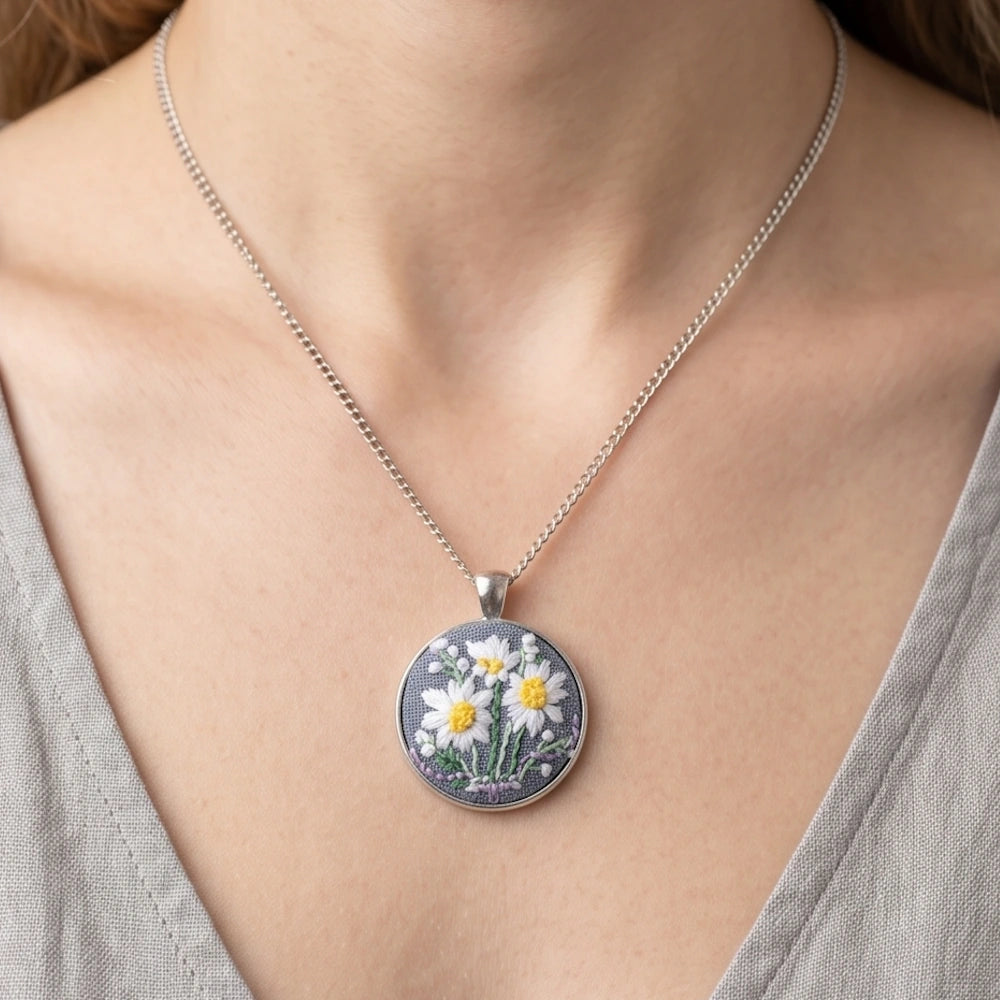 The Silver Daisy Bouquet Necklace
