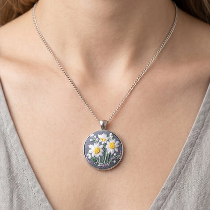 The Silver Daisy Bouquet Necklace